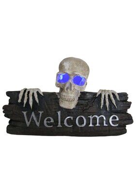 HALLOWEEN Skull skeleton Lighted Eyes Resin Yard Plaque Welcome Sign 11 x 7